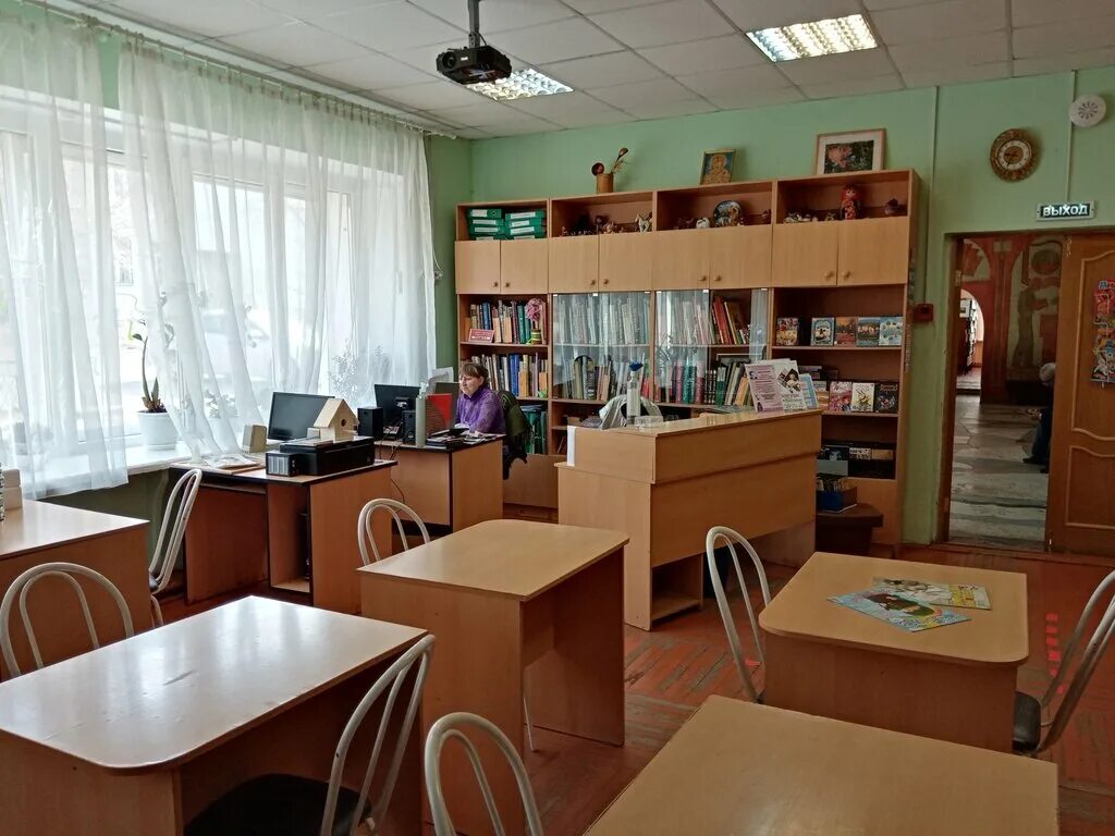 Библиотека имени пушкина чита. Г р библиотека. Библиотека им ленина в москве книгохранилище. Национальная библиотека спб гостиный двор. Библиотека им граубина чита.