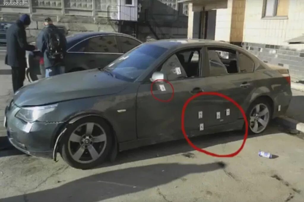 Расстрелянное бмв. Расстрелянный bmw. обстрелянная бмв. обстреляли bmw. расстрелянная машина бмв.