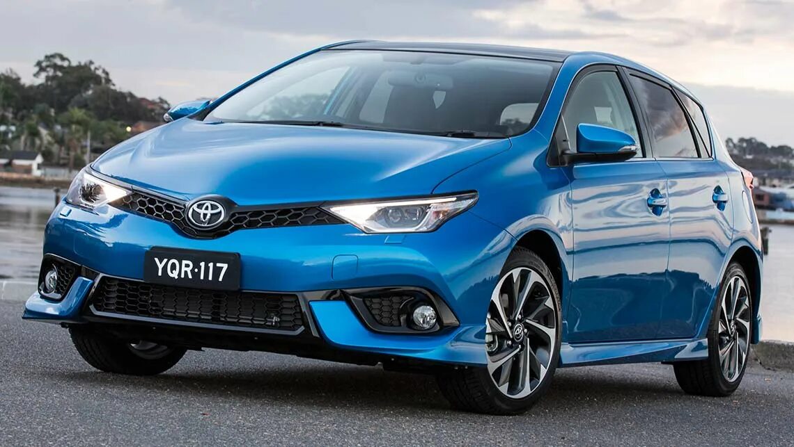 Toyota corolla хэтчбек 2012. Toyota corolla zwe211. Тойота zr. Тойота zr. Toyota corolla zr hatchback.