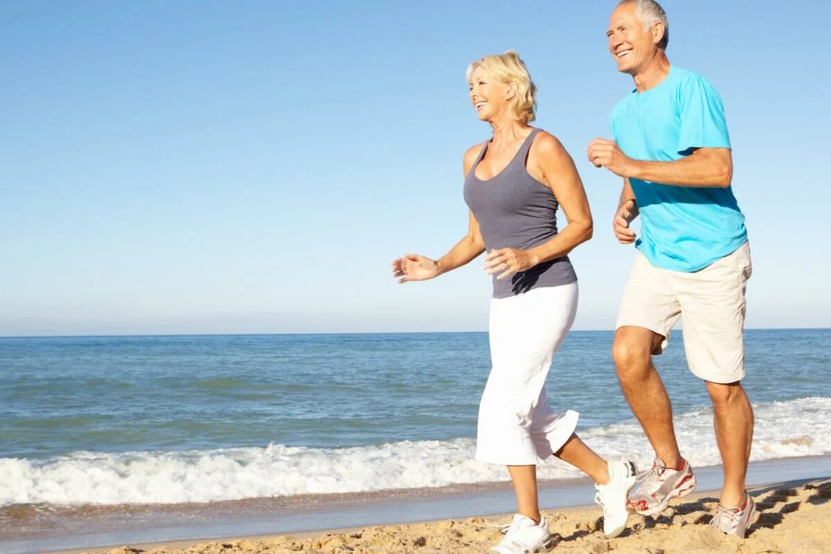 The older the better. Физическая активность пожилых. Спортивные люди в возрасте. Пожилые активный образ жизни. Здоровый образ жизни пожилые.