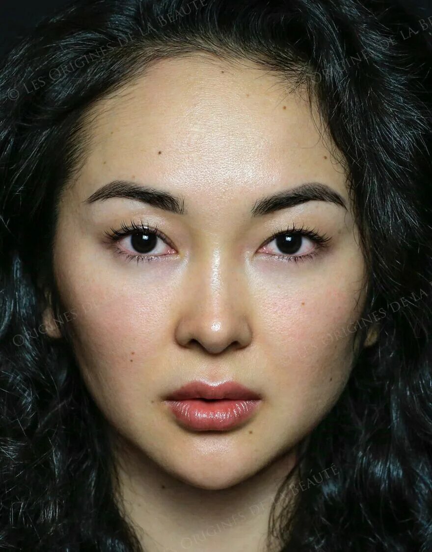 Национальности женщин. Казашка лицо. Лицо казаха. Женщина киргизка. Лицо казахской девушки.