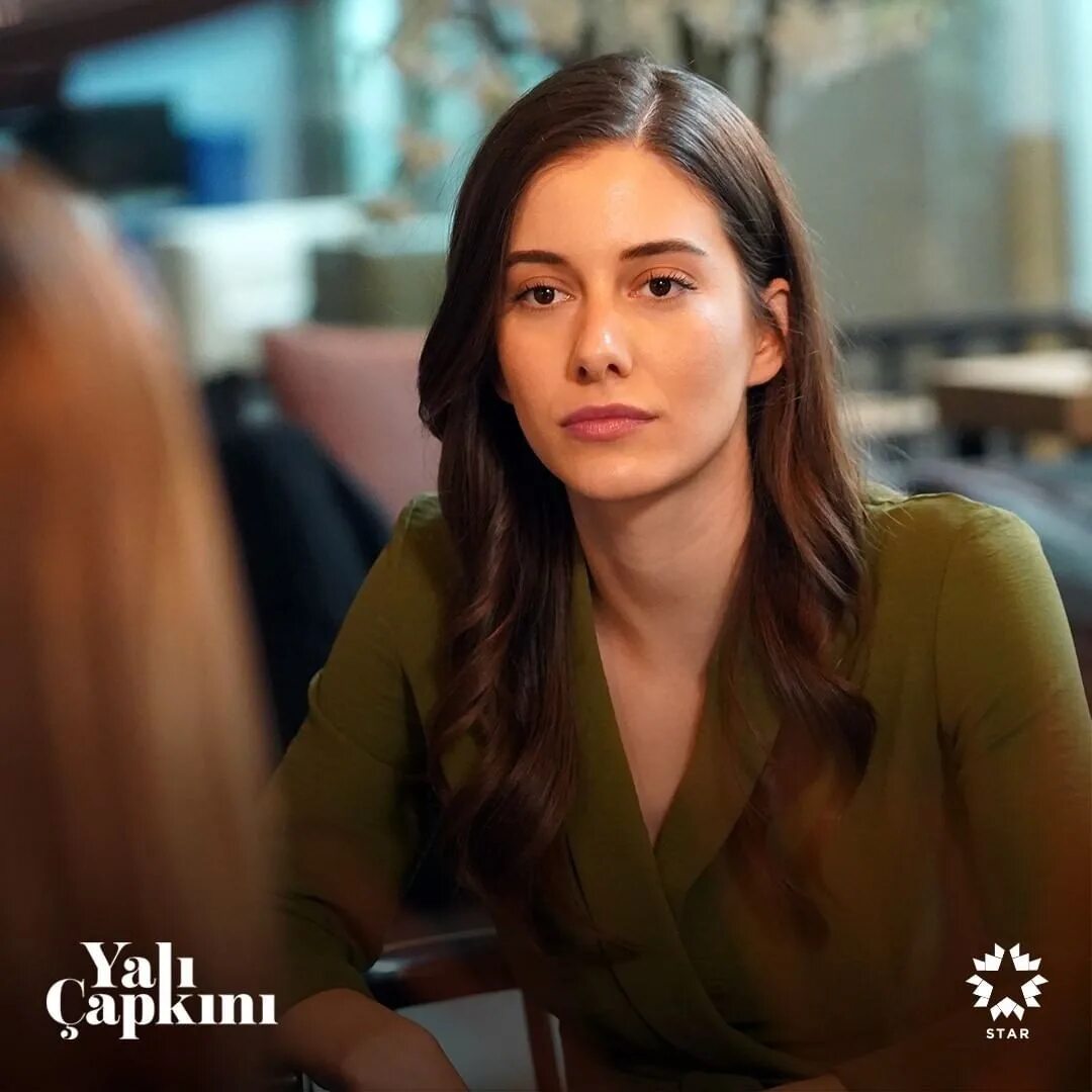 Диззи стример. Бар в dizzy. Дизи тв. Дизи тв. Канал dizi.