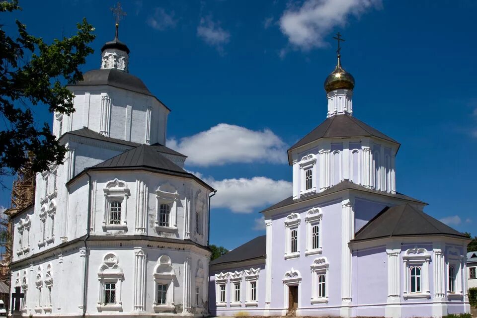 Свято никольский монастырь в курской области. Рыльский свято николаевский монастырь где находится. Рыльский монастырь курская область. Рыльский свято-николаевский мужской монастырь. Рыльский свято николаевский монастырь где находится.