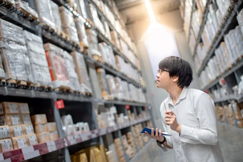 Как называются люди которые проверяют магазины