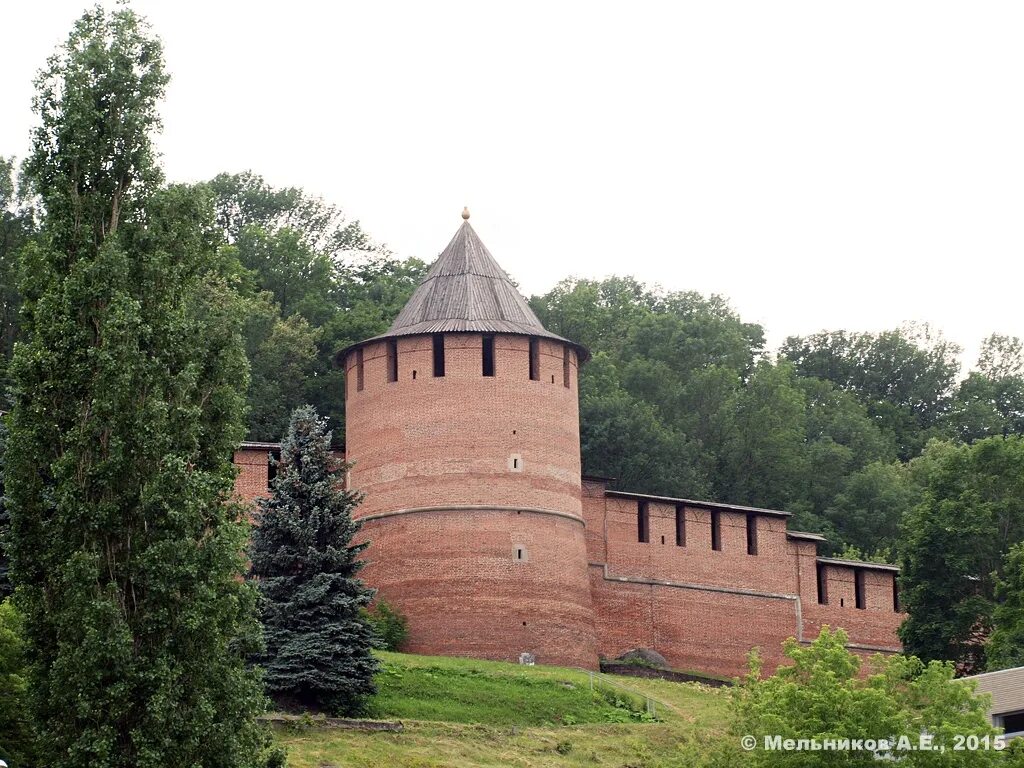 Нижегородский кремль единственный в стране имеющий 88. Кремль 4 Нижний Новгород. Нижегородский Кремль. Нижегородский Кремль современное состояние. Военная техника в Нижегородском Кремле.