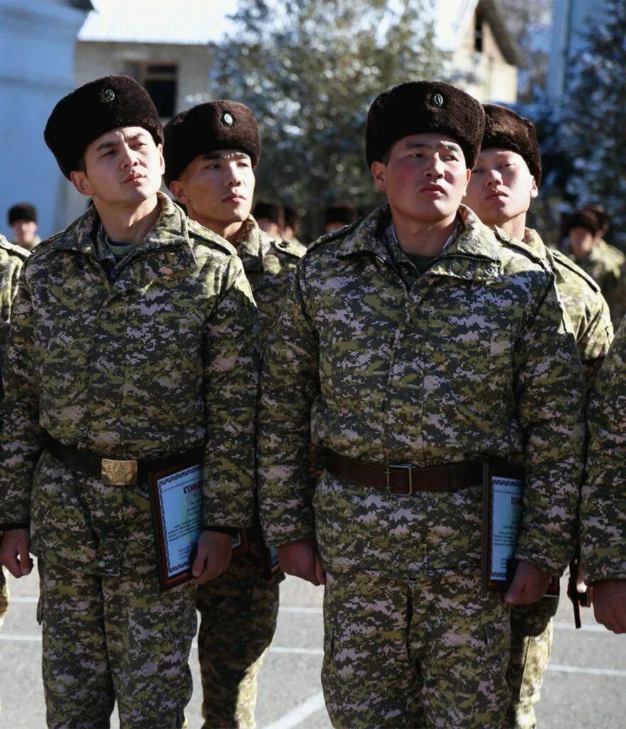 Военная служба по контракту. Солдат российской армии. Военная служба. Контрактная служба в армии. Военные контрактники.