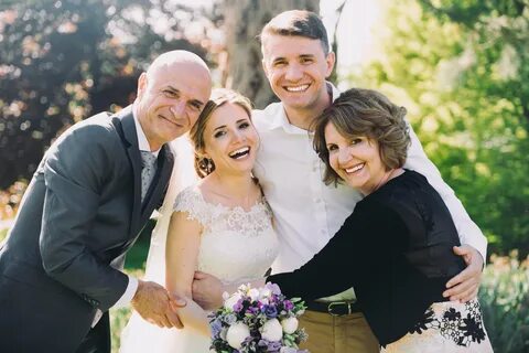 Жених и невеста с родителями фото