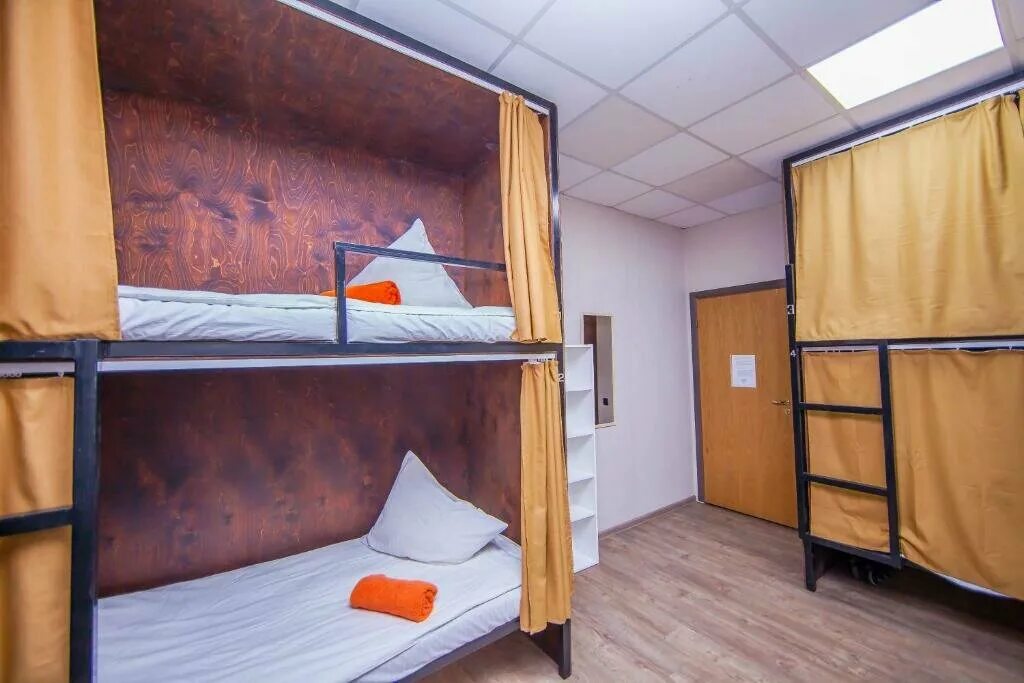 Чем отличается хостел. Гостиница vs квартира. Чем отличается хостел. Хостел лайм санкт-петербург. Proloft хостел санкт-петербург.