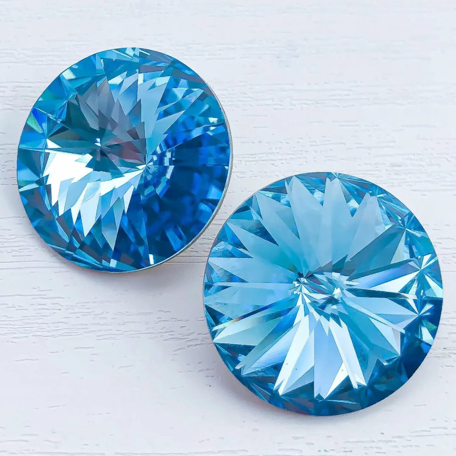 1122 Swarovski Aquamarine. Риволи 12мм Аквамарин. Серьги Сваровски риволи 18мм голубые. Риволи Aquamarine f 8мм Rivoli Кристаллы Swarovski. Сколько стоит аквамарин