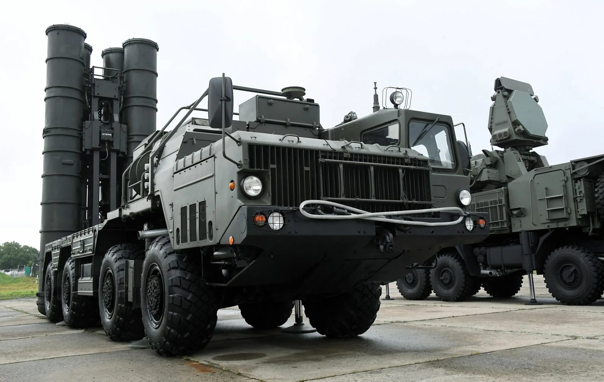 Комплекс с 400 триумф. Пво с-400 триумф. s400 триумф. панцирь с 400 триумф. c400 ракетный комплекс.