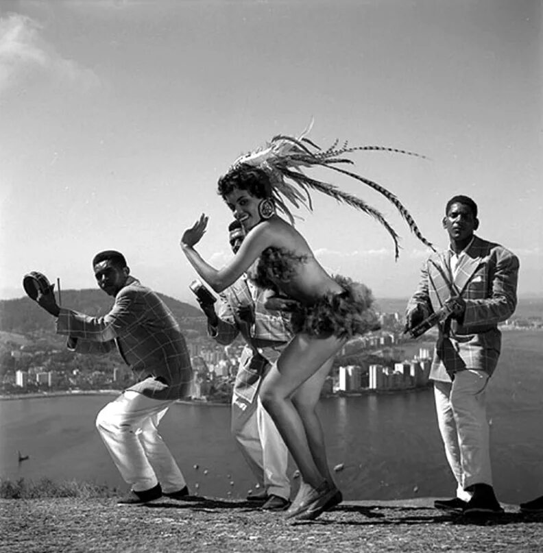 Кубинский танец 5. Самба Рио де Жанейро. Рио де Жанейро танцы. Рио де Жанейро девушки в 80е. Карнавал в Бразилии.