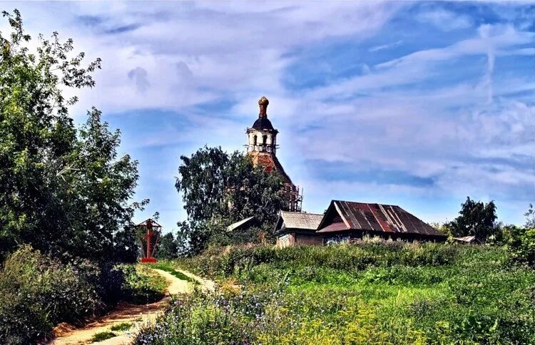 Как захожий богомолец я смотрю твои поля