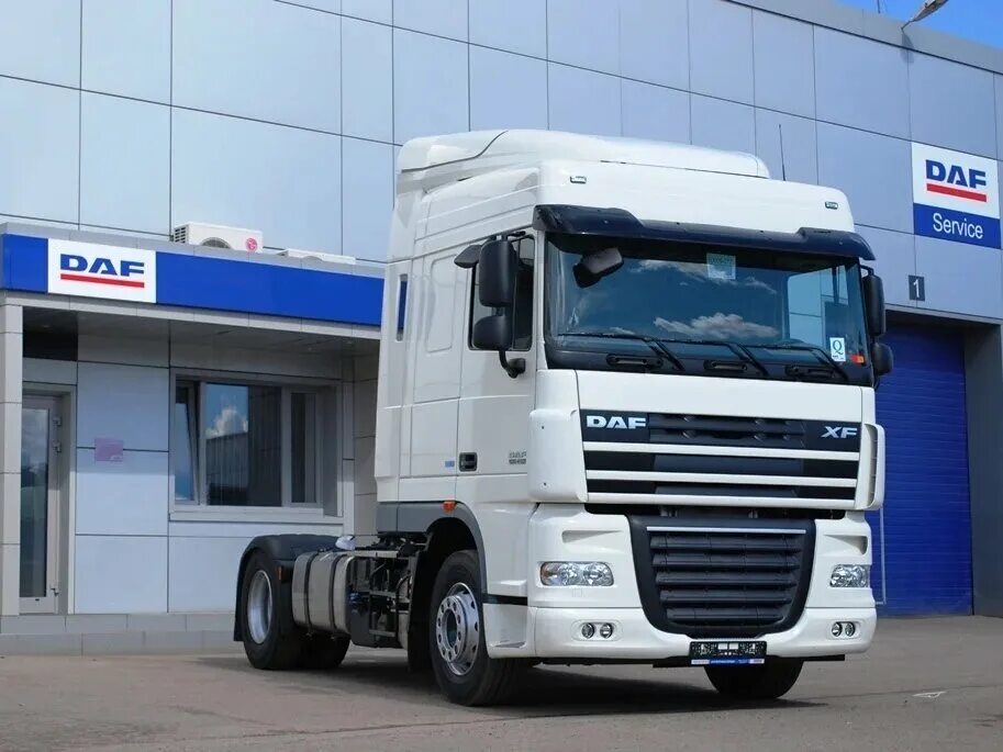 Купить даф б у в россии. DAF XF 105.460. DAF XF 105.410. DAF DAF XF 105. DAF XF 105 тягач.