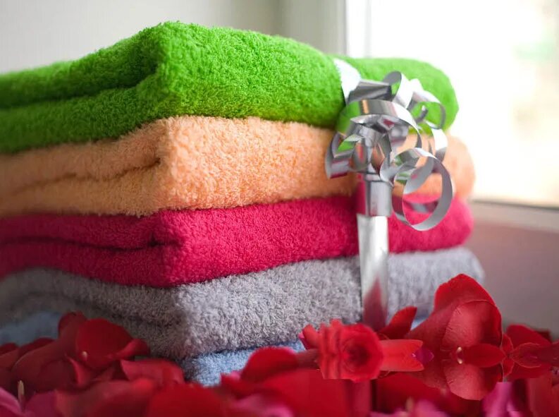 Кран полотенце. Красивые полотенца. Полотенце махровое. Банное полотенце. Полотенце/разноцветное.