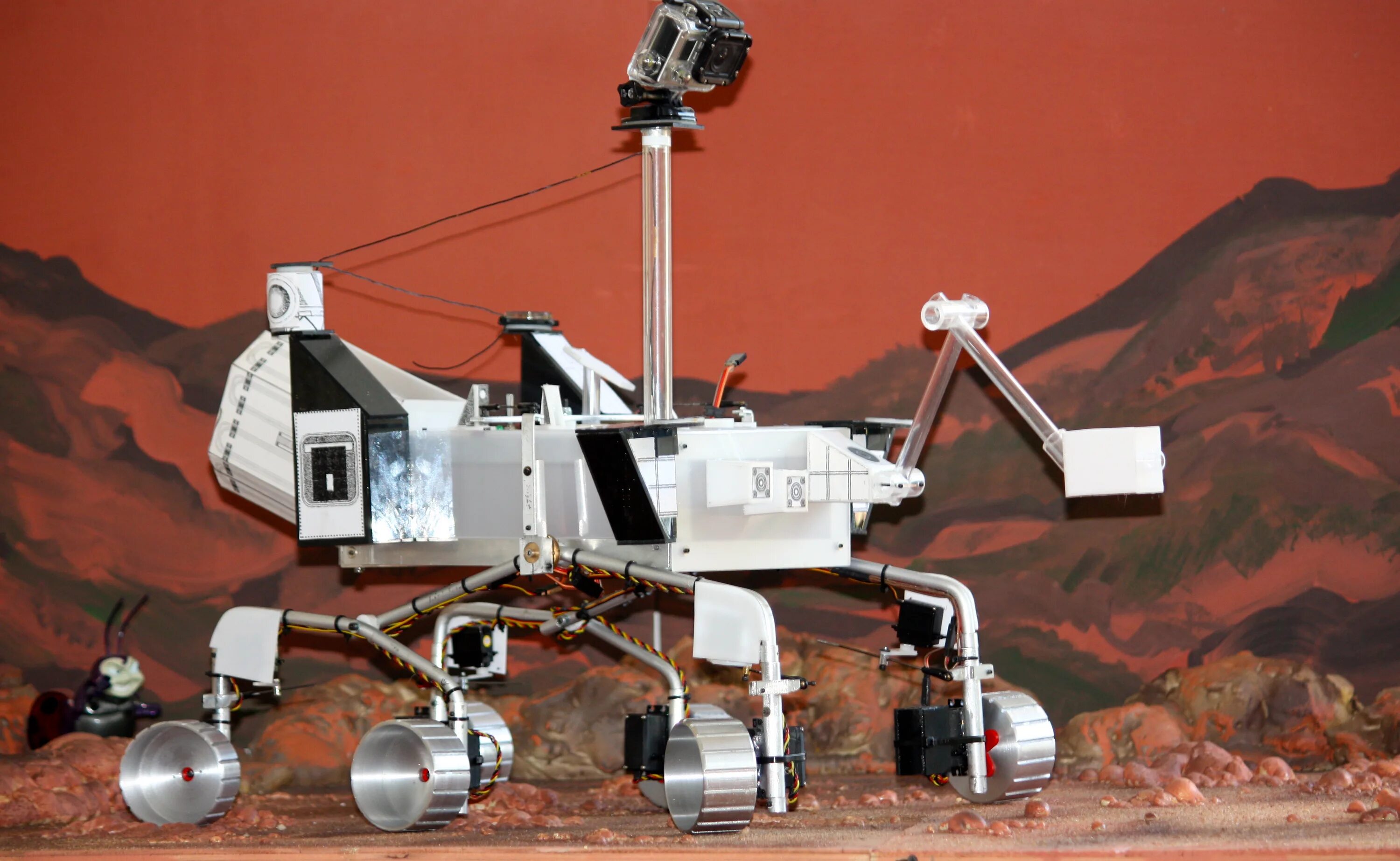 Первые космические роботы. Curiosity Rover марсоход. Марсоход на Марсе. Марсоходы спирит и Оппортьюнити. Марсоход Марс-92.