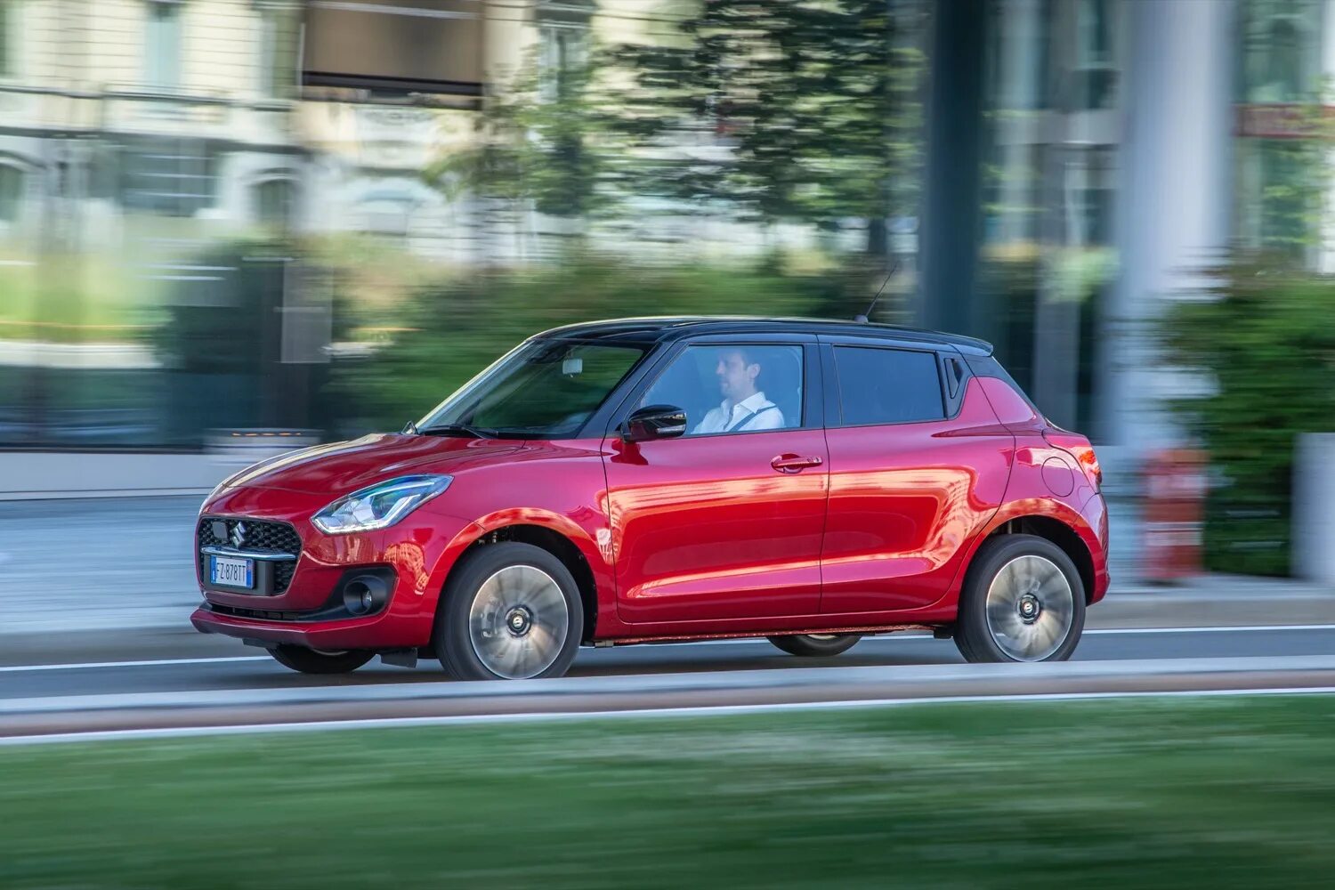 Сузуки Свифт гибрид. Сузуки Swift 2020. Suzuki Swift Hybrid 2021.