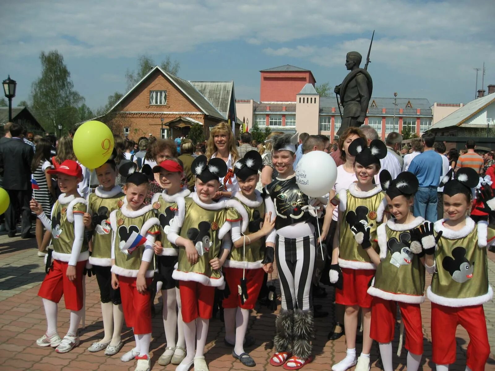 академия водного транспорта. парад победы 2010 года на красной площади в москве. парад победы 2010 года на красной площади в москве. майская кемерово. сша на параде победы в москве.