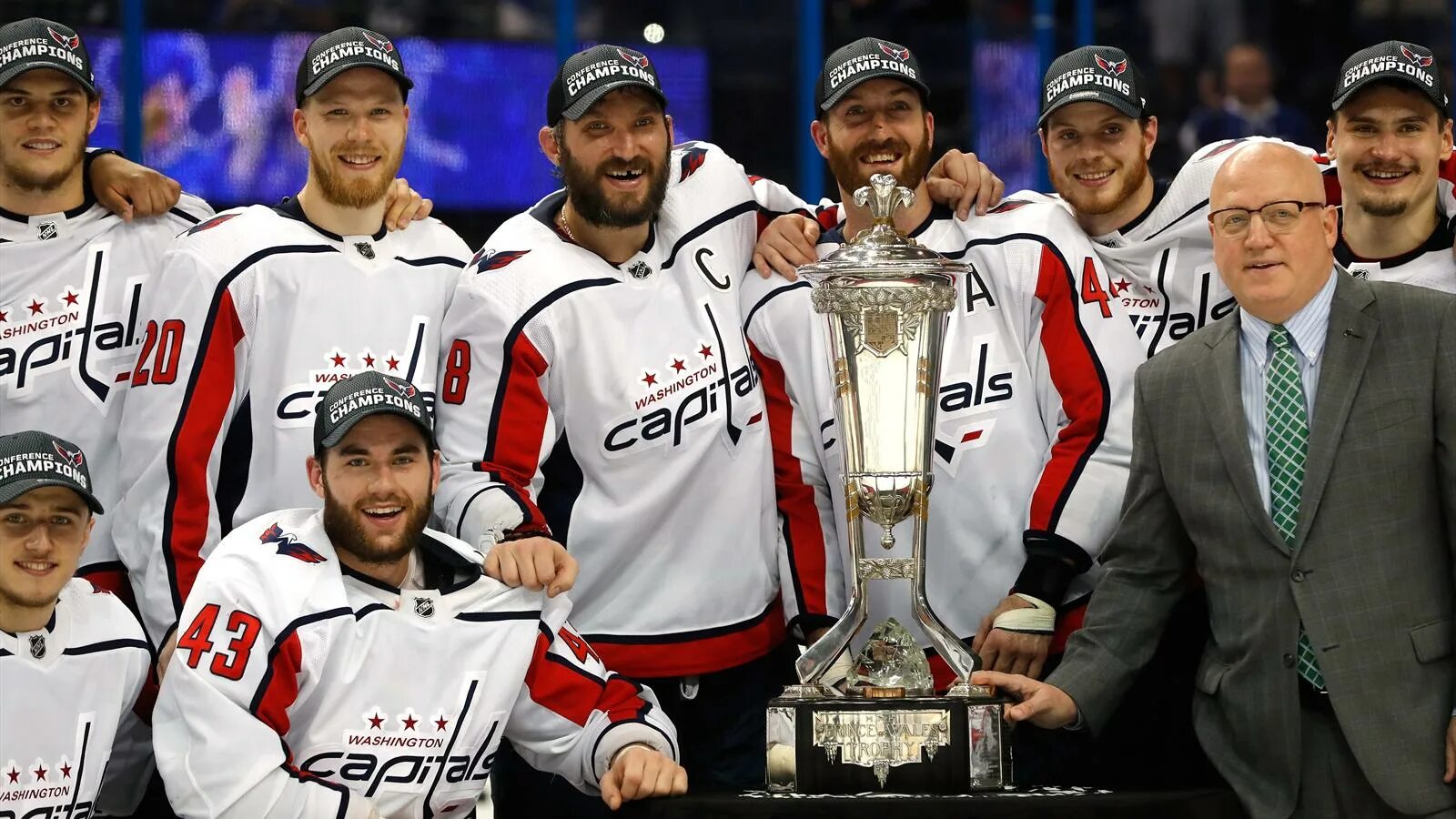 Вашингтон кубок стэнли 2018. Андре флери вратарь и овечкин. Stanley cup champions 2018. Вашингтон кубок стэнли нхл овечкин. Capital 2018.