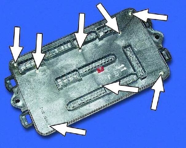 Колодки монтажного блока ВАЗ 2108. Схема подключения монтажного блока ВАЗ 2109 карбюратор. Колодки монтажный блок ВАЗ 2109. Монтажный блок предохранителей ВАЗ 2109. Ваз 2109 признаки неисправности