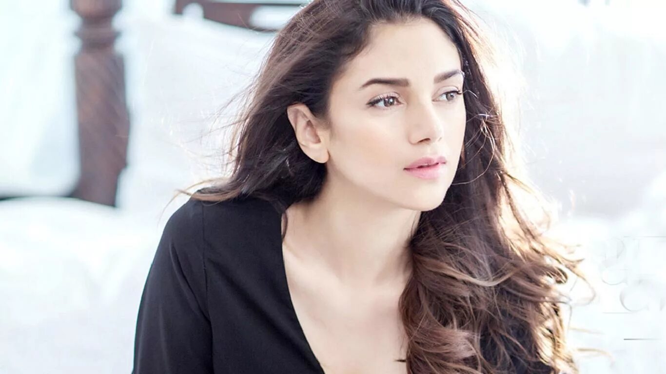 Адити рао хидари. Адити Говитрикар. Aditi. O Hydari hq Wallpapers Aditi Rao Hydari Wallpap.