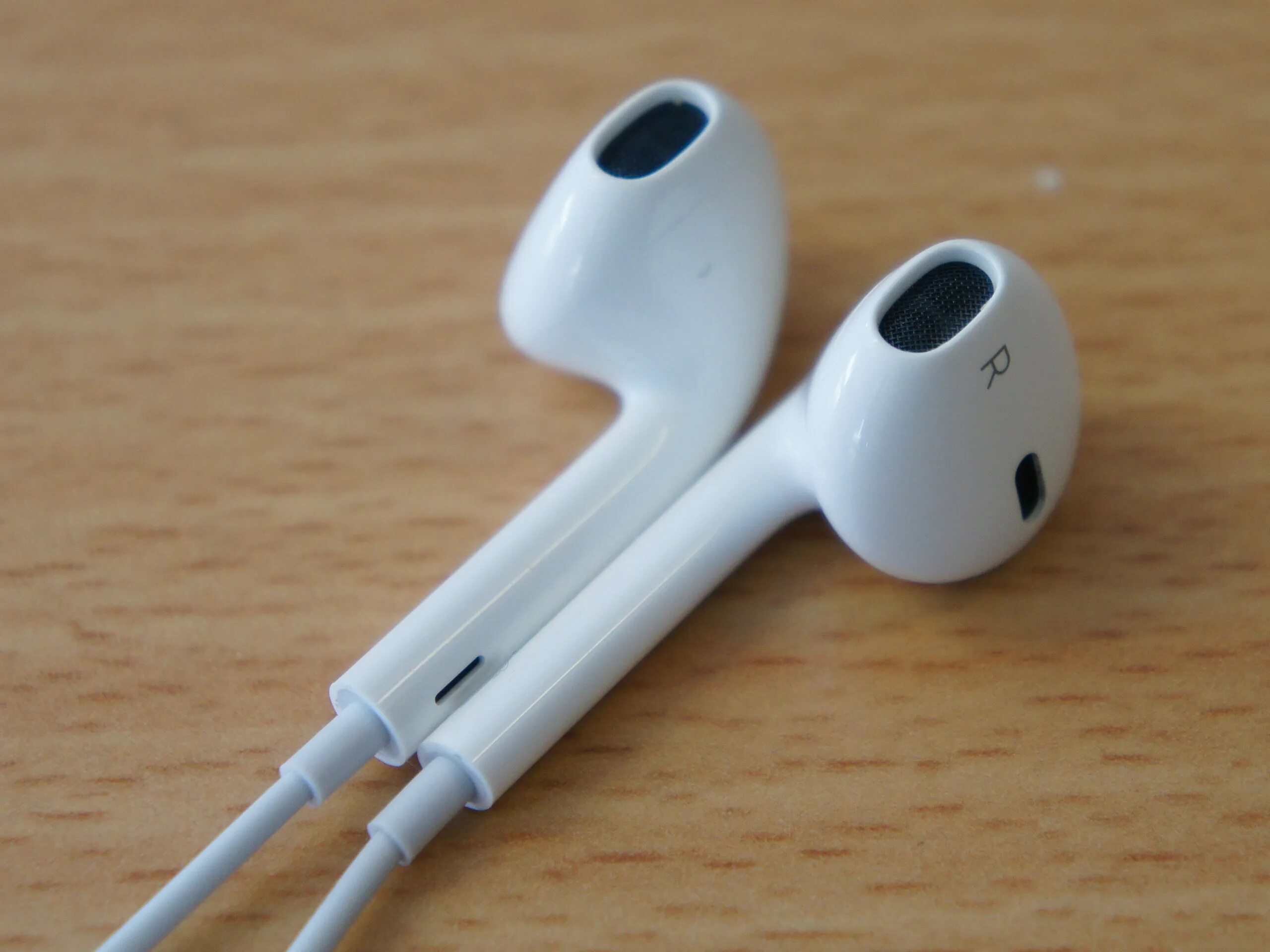 Earpods оригинальность. Наушники Apple Earpods. Наушники Apple Earpods Pro. Earpods 2012. Earpods 3.