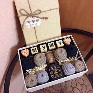 Что можно подарить мужику на 23 февраля