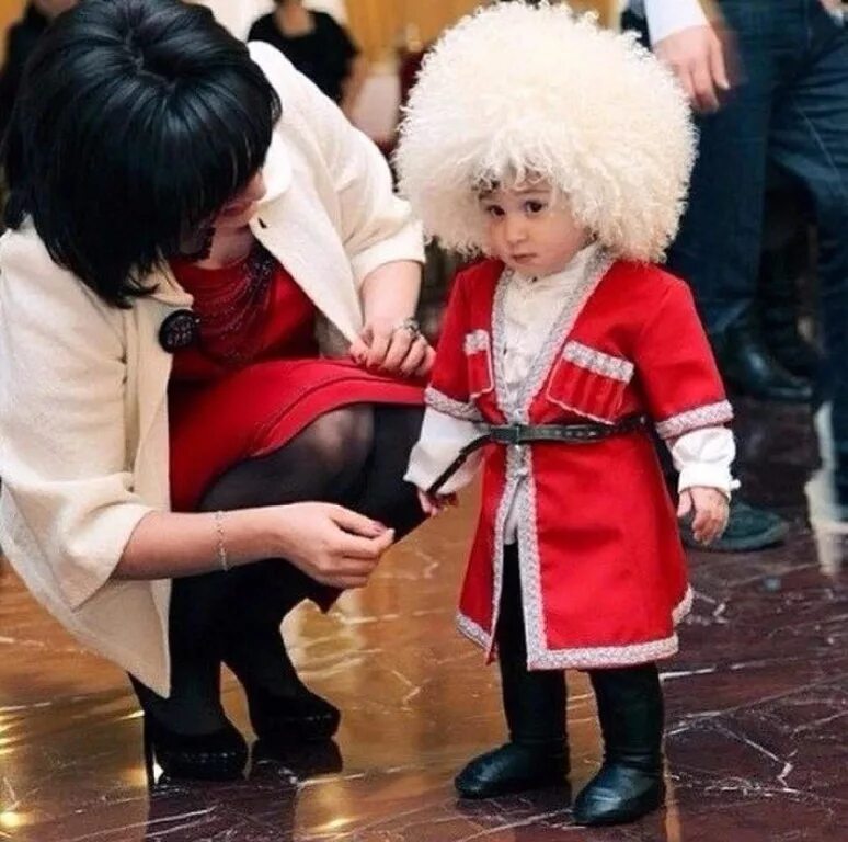 кавказские танцы дети. лезгинка одежда танцоров. грузинские танцы. джигиты кавказа. лезгинка сын.