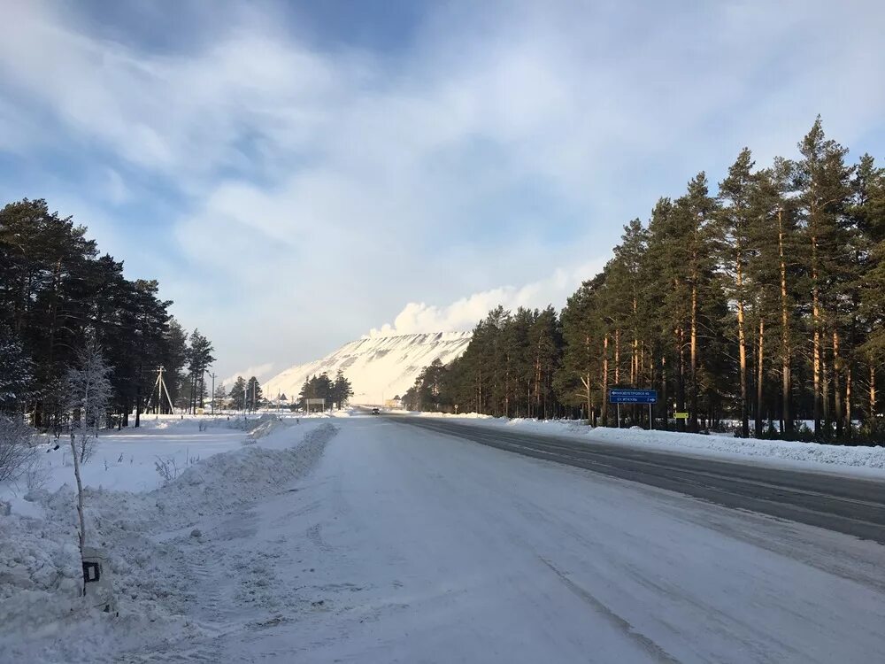 Дорога нязепетровск верхний уфалей. Верхний уфалей дорога. Природа нязепетровска фото. Осень верхний уфалей. Уральская железная дорога станции.