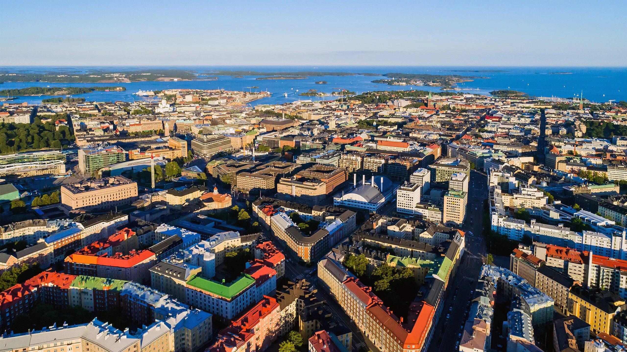 Столица города хельсинки. Хельсинки столица. Финляндия город Хельсинки. Хельсинки столица Финляндии достопримечательности. Финляндия Хельсинки лето.