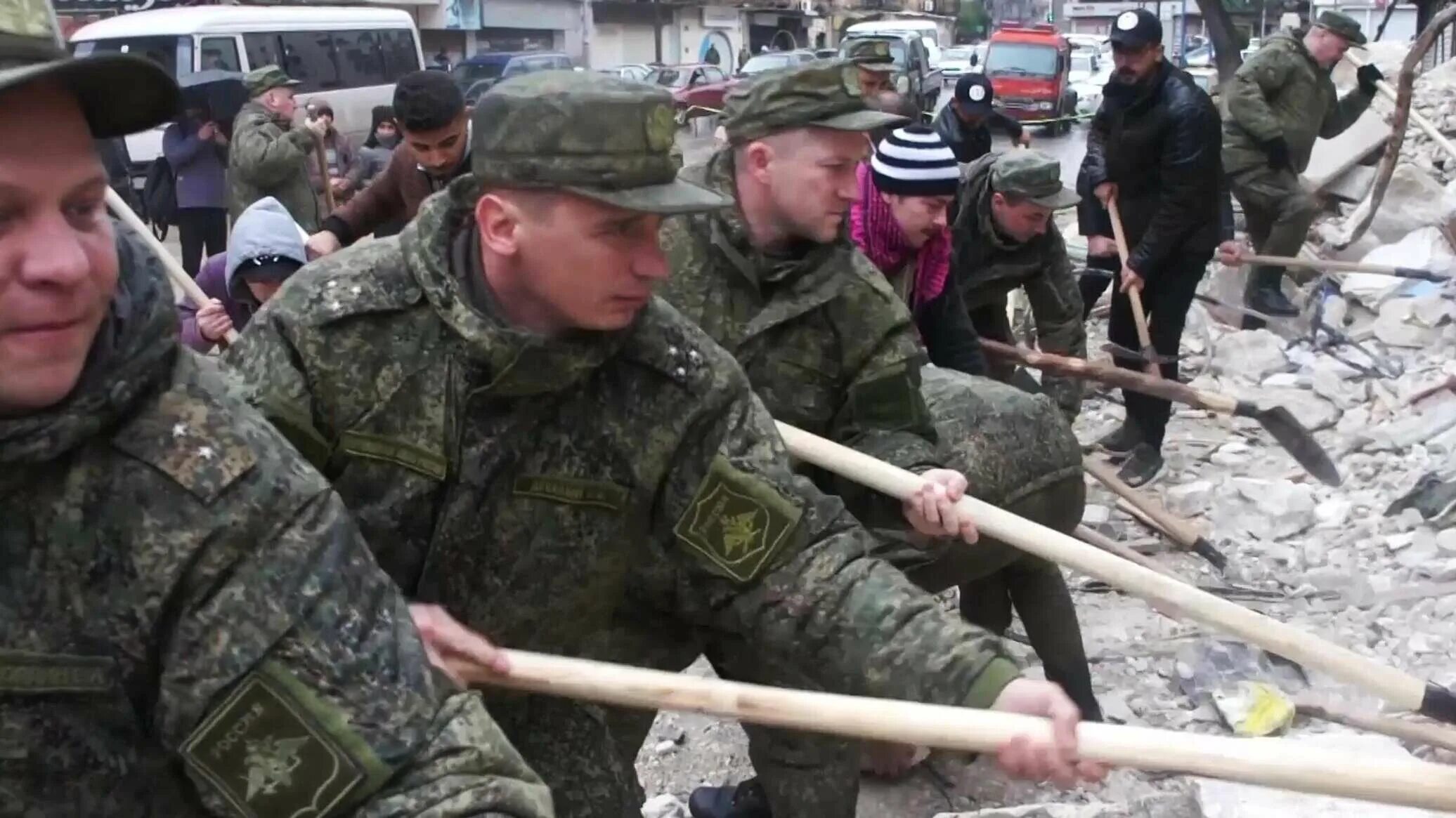 Военные события в стране. Российский солдат. Военнослужащий. Осетины военные. Фото российских военных.