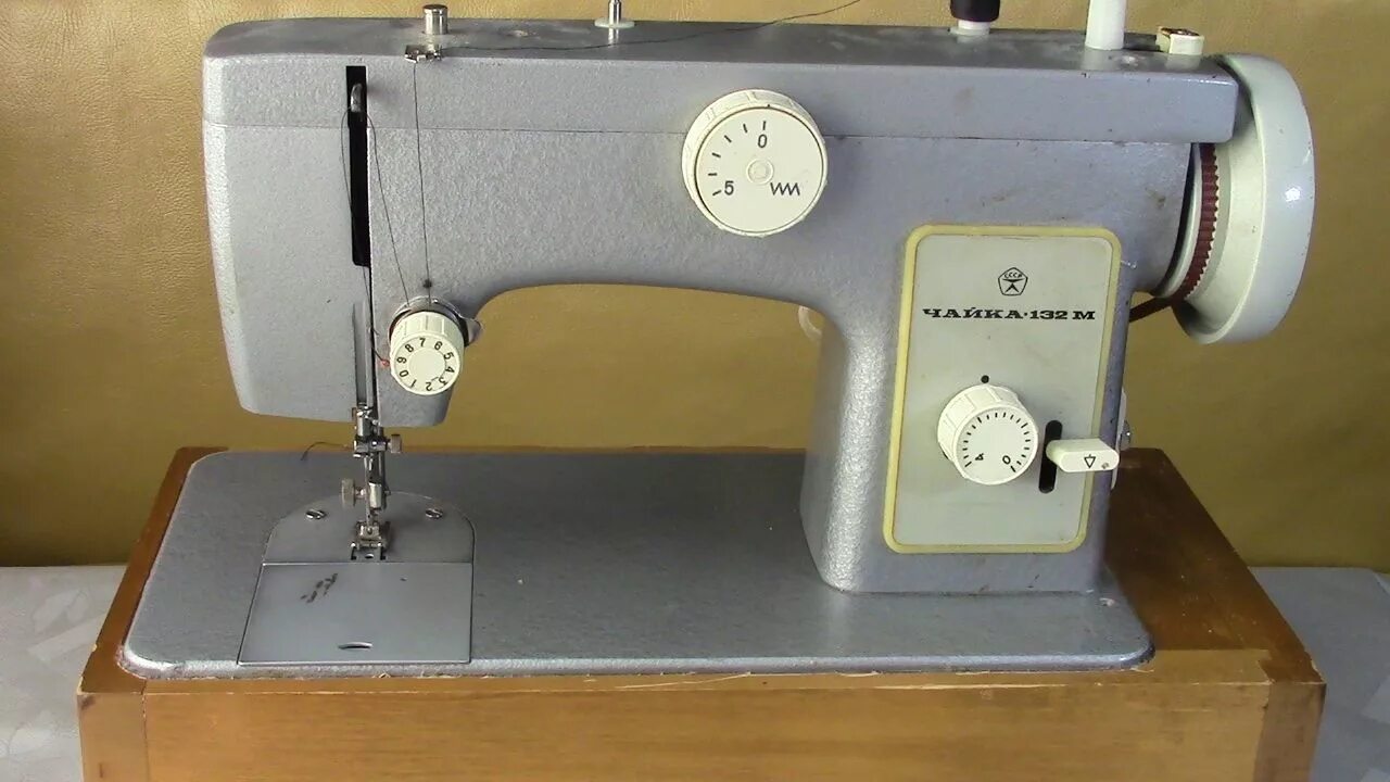 Вал швейной машинки за минуту делает. Швейная машинка Чайка 132м. Чайка 134м швейная машинка. Швейная машинка Чайка 142м.