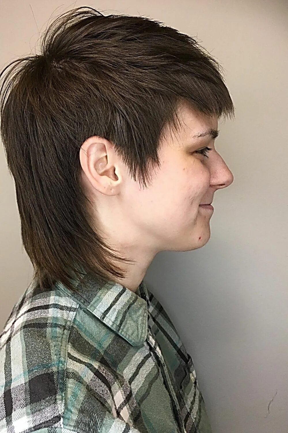 Длинный затылок. Mullet стрижка. Маллет муллет. Стрижка маллет Гаврош. Стрижка маллет Боб.