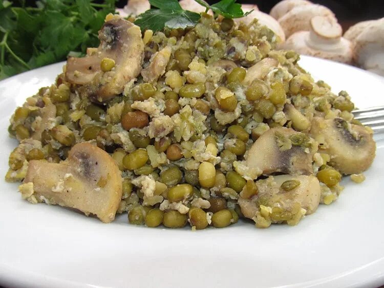 Рецепт вкусного второго блюда из маша с курицей Вкусное Постила