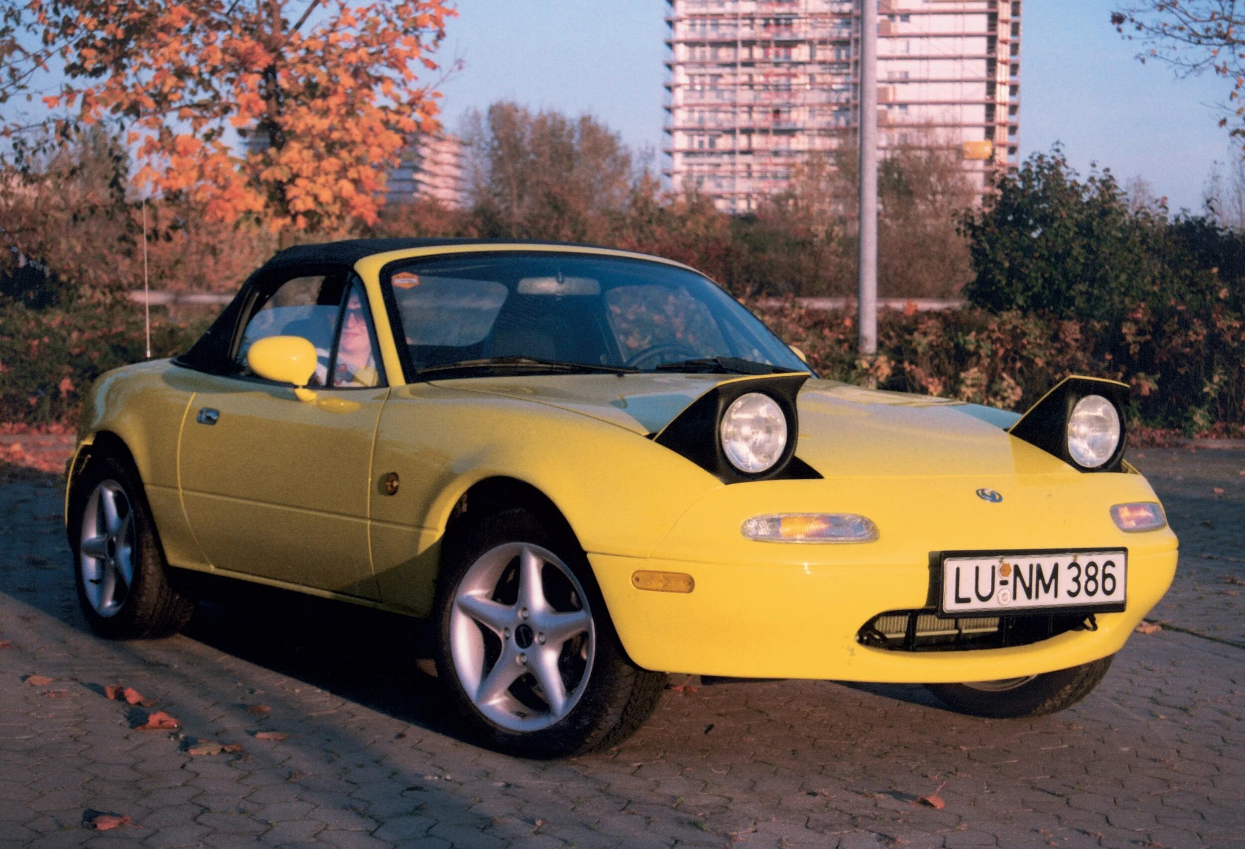 Авто из японии с 1 апреля. Mazda MX 5 na. Mazda MX-5 1989. Mazda MX-5 Miata 1989. Mazda mx5 слепая.