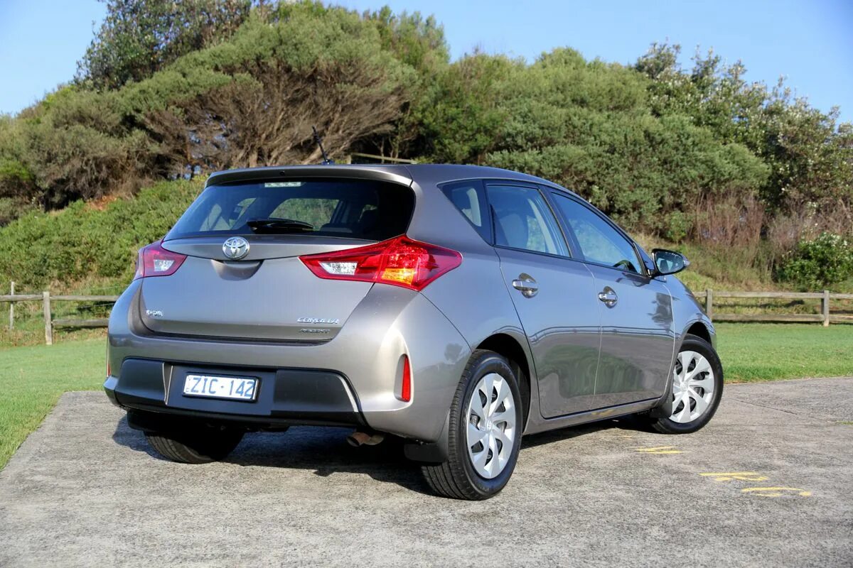 Toyota Corolla 2014 Hatchback. Toyota Corolla хэтчбек 2014. Тойота Королла хэтчбек 2013. Toyota Corolla Hatchback 2012.