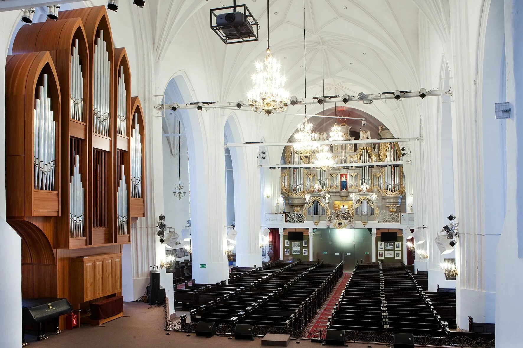 Орган в калининграде купить билет. Калининград органный концерт в кафедральном соборе. Органный зал Канта Калининград.