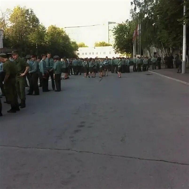 Строевой плац. Строевой плац (строевая площадка). Плац 21 омбср. Плац москва. Плац серпухов.