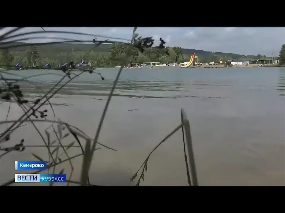 пепловое (пепельное) озеро магадан. пляж на красном озере кемерово. говоря озеро. озеро еловое челябинская область. парни на озере.