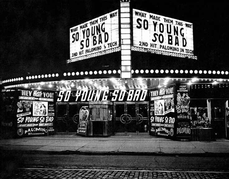 Bad theater. Винтажный кинотеатр. Кинотеатр 1950. Старая вывеска Cinema. Cinema Theater 1950s.