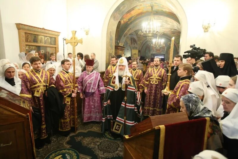 Храм живоначальной троицы на шаболовке настоятель фото Народный хор Храм вмч. Георгия Победоносца на Живописной