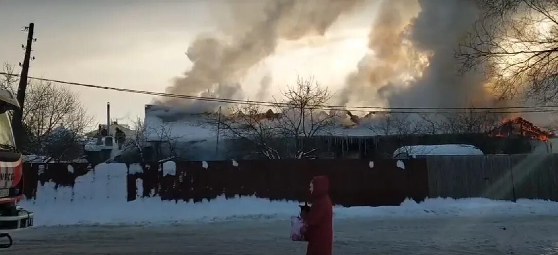 Сгорело 6 кг. Пожар в Ярославле. Рассоленки пожар 6 лет назад. Пожар в Карачихе сегодня в Ярославле.