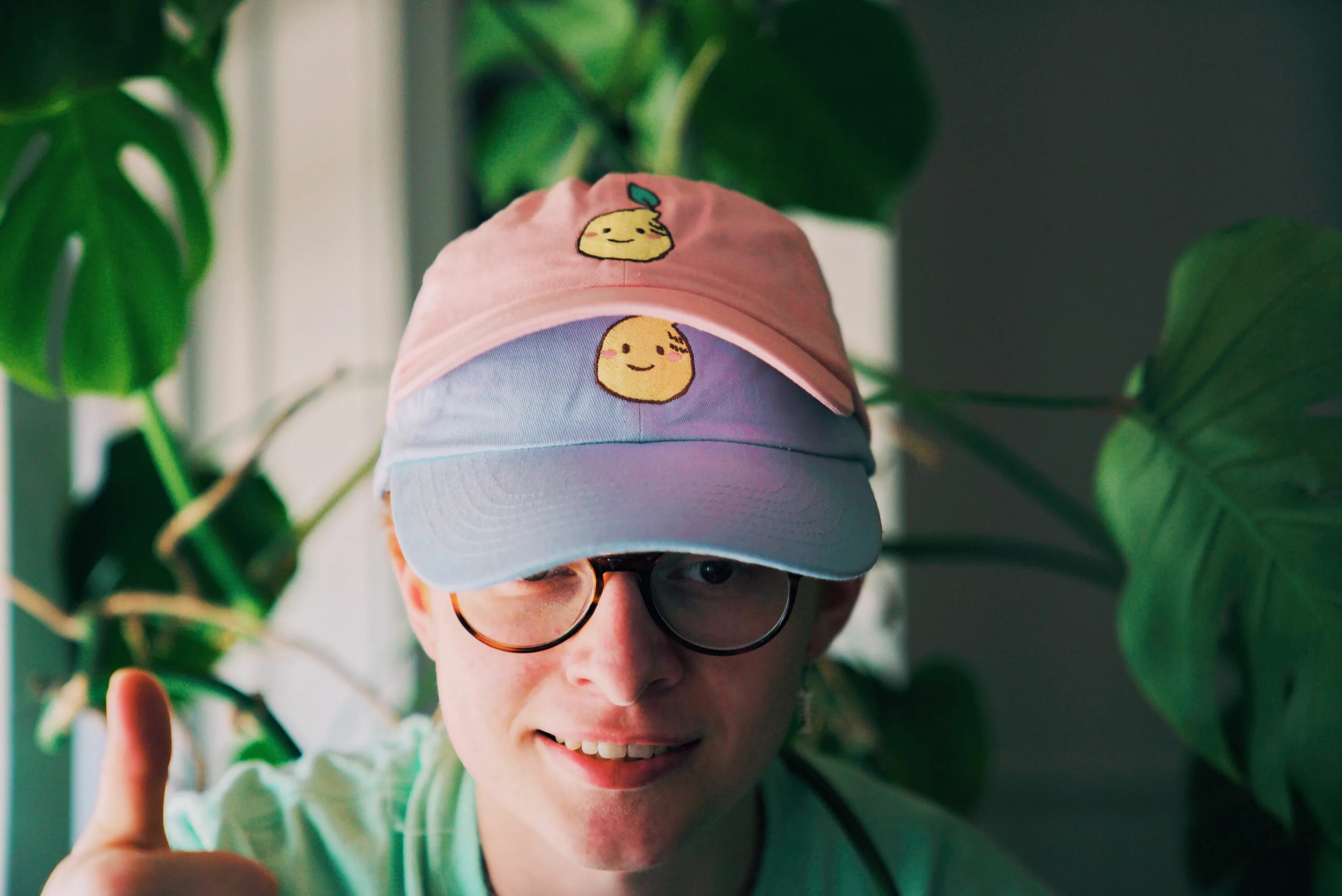 Lemon boy певец. Cavetown британский певец. Cavetown Merch hat. Lemon boy