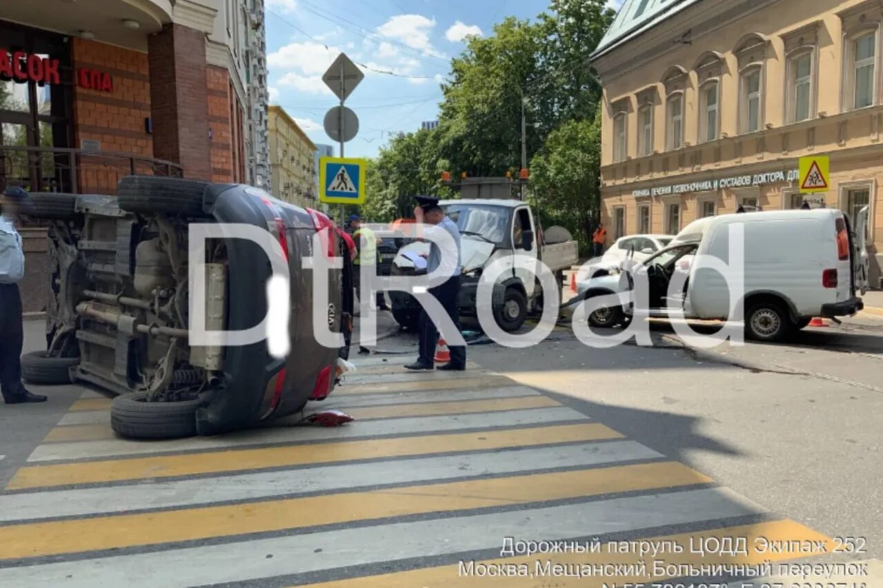 06 2024. Ростов мятеж вагнер. Попадание ракеты в жилой дом. 06 2024. Дтп с мерседесом москва зубовский бульвар.