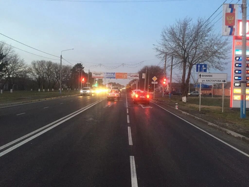 Новокубанск Армавир. Армавир трасса. Дорога на Новокубанск. Машины новокубанск