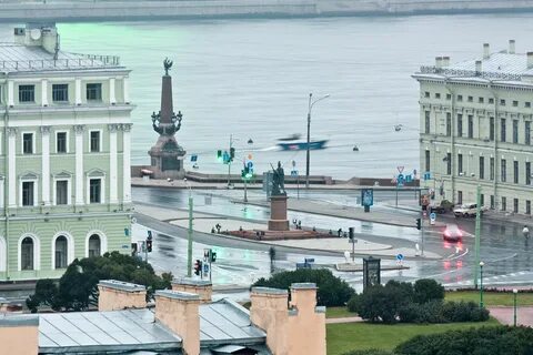 Суворовская пл