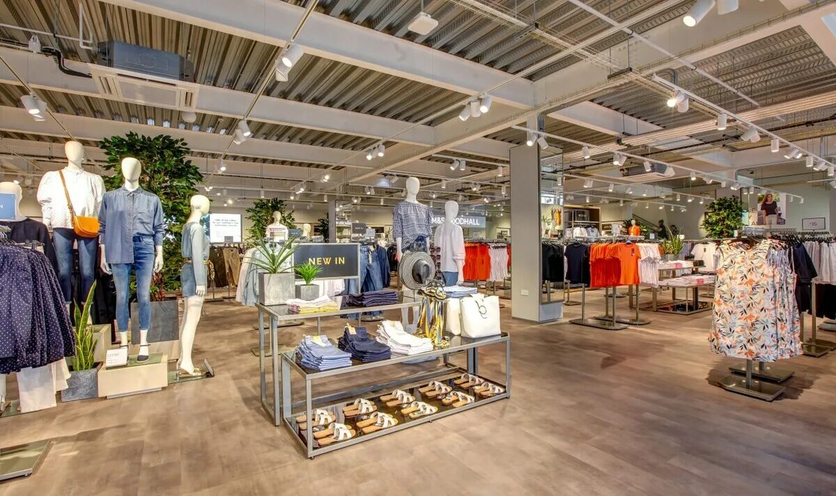 Marks and spencer. Marks spencer логотип. Маркс энд спенсер в тбилиси. Спенсер интернет магазин. Marks spencer логотип.