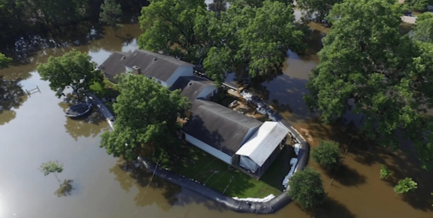 Наводнение решение. Половодье презентация. Пути решения наводнения. Наводнение в зее. Меры защиты от наводнений.