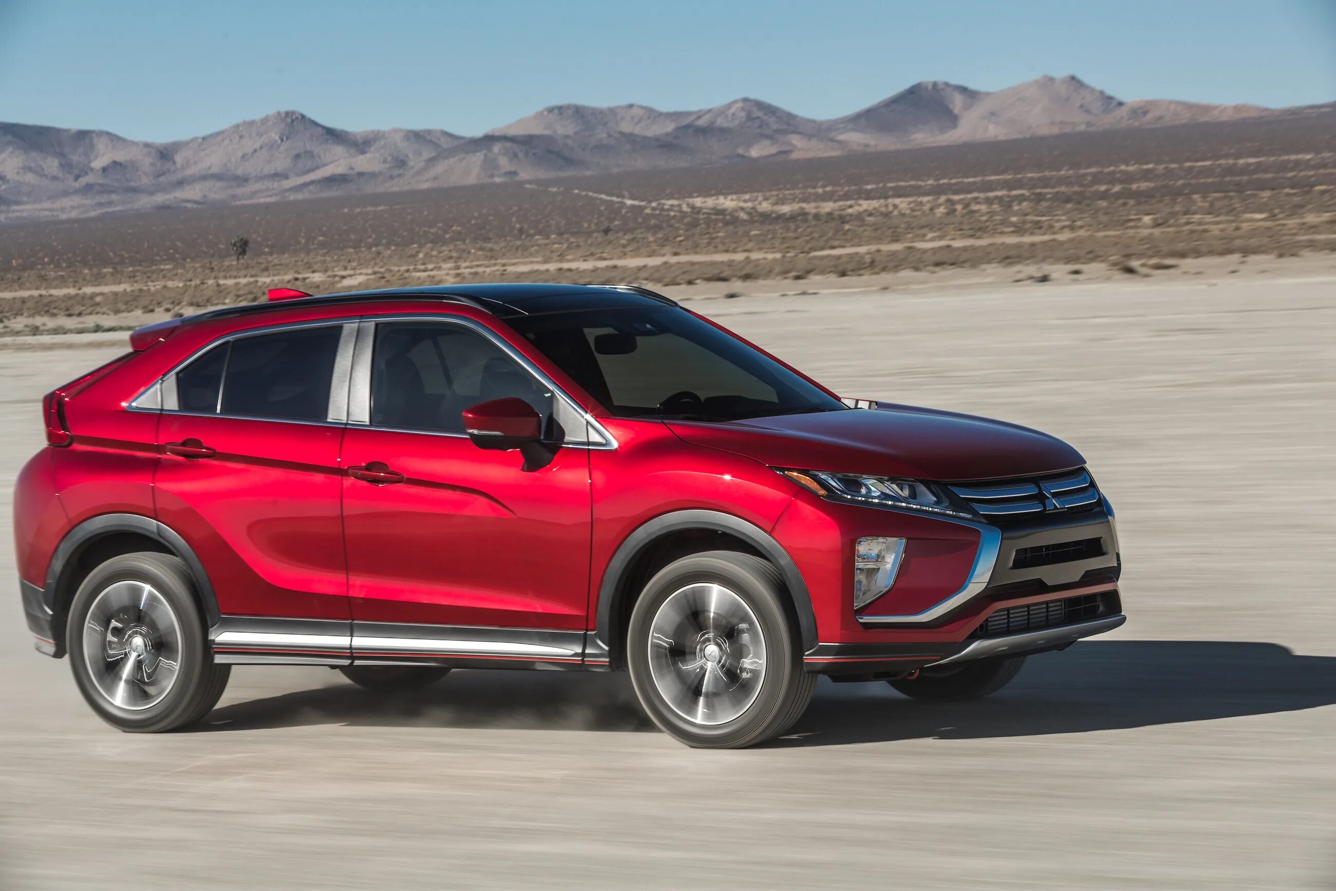 Митсубиси кросс. Mitsubishi Eclipse Cross 2018. Mitsubishi Eclipse Cross 2020. Митсубиши Эклипс кросс 2020. Mitsubishi Eclipse 2018.