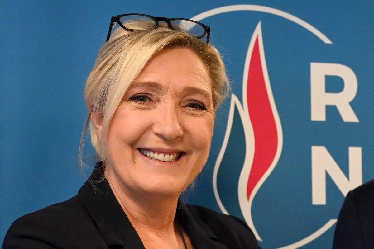 Мари липен фото. Мари липен возраст. Ле пен. Marine le pen. Мари липен возраст.