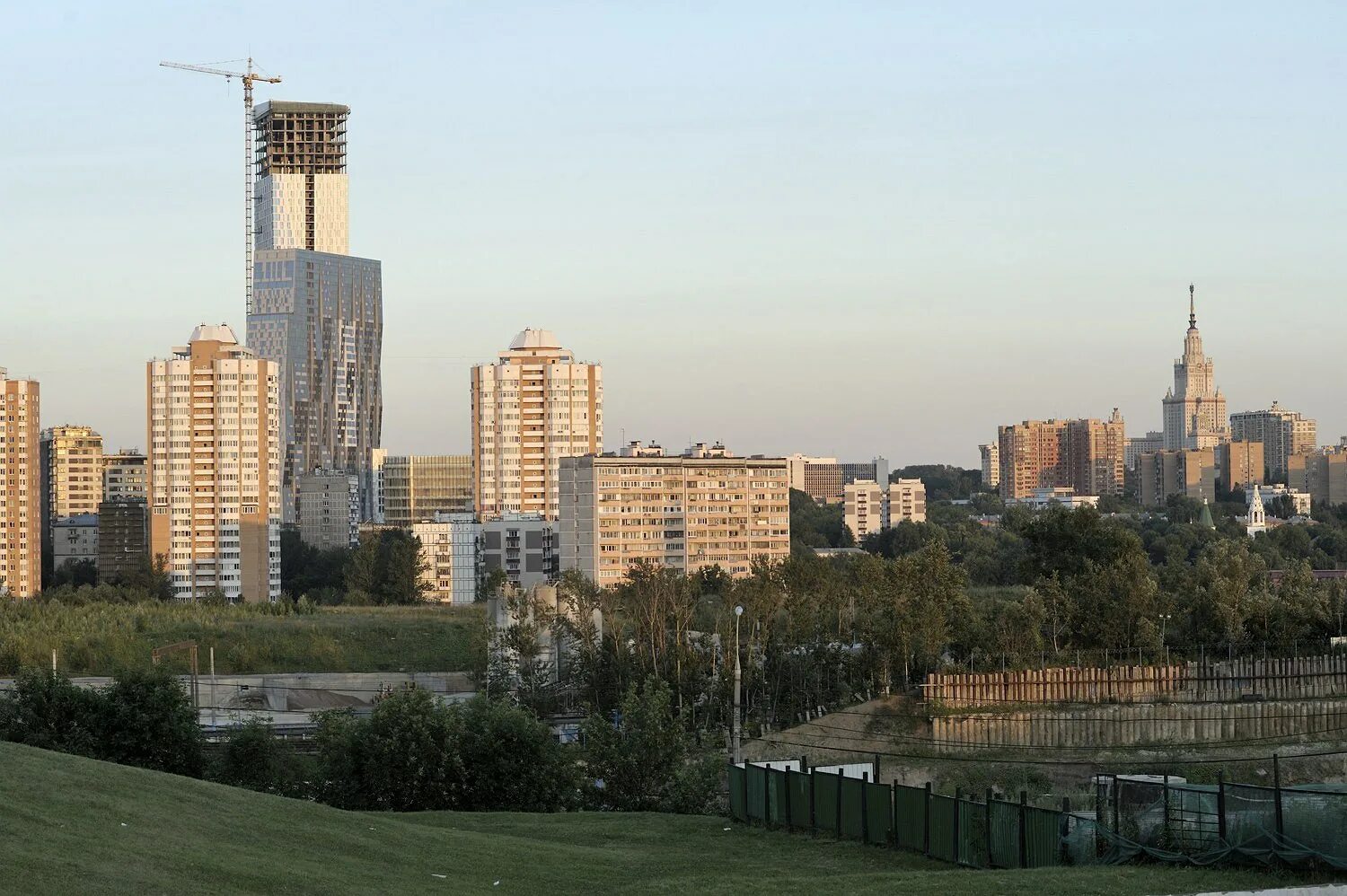 Мосфильмовская 1а. Ул. Пырьева, дом 2. Скуратов Архитектор дом на Мосфильмовской. ЖК на Мосфильмовской. Дом Режиссер на Мосфильмовской.